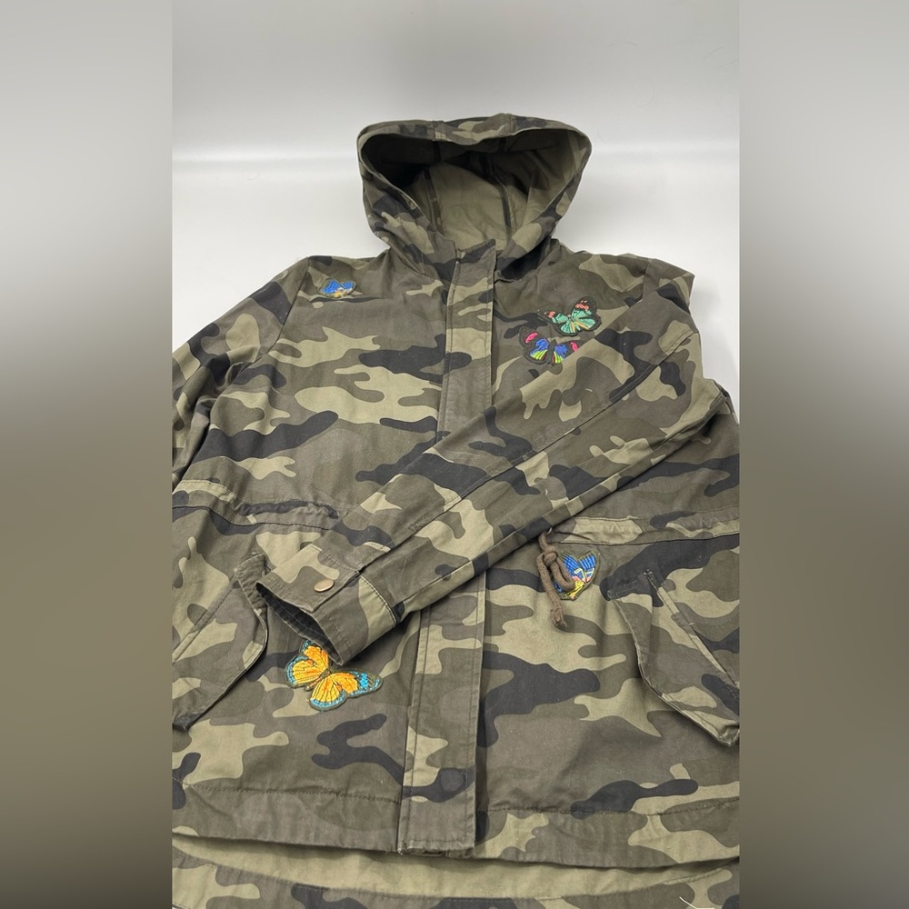 Love Tree Camouflage Long-Sleeve Hooded Jacket With Butterfly Patches - Picture 3 of 6
